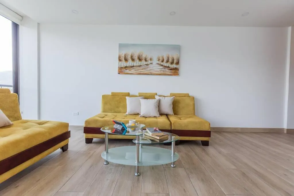 Alba Spacious Apartment キト 0*,  エクアドル