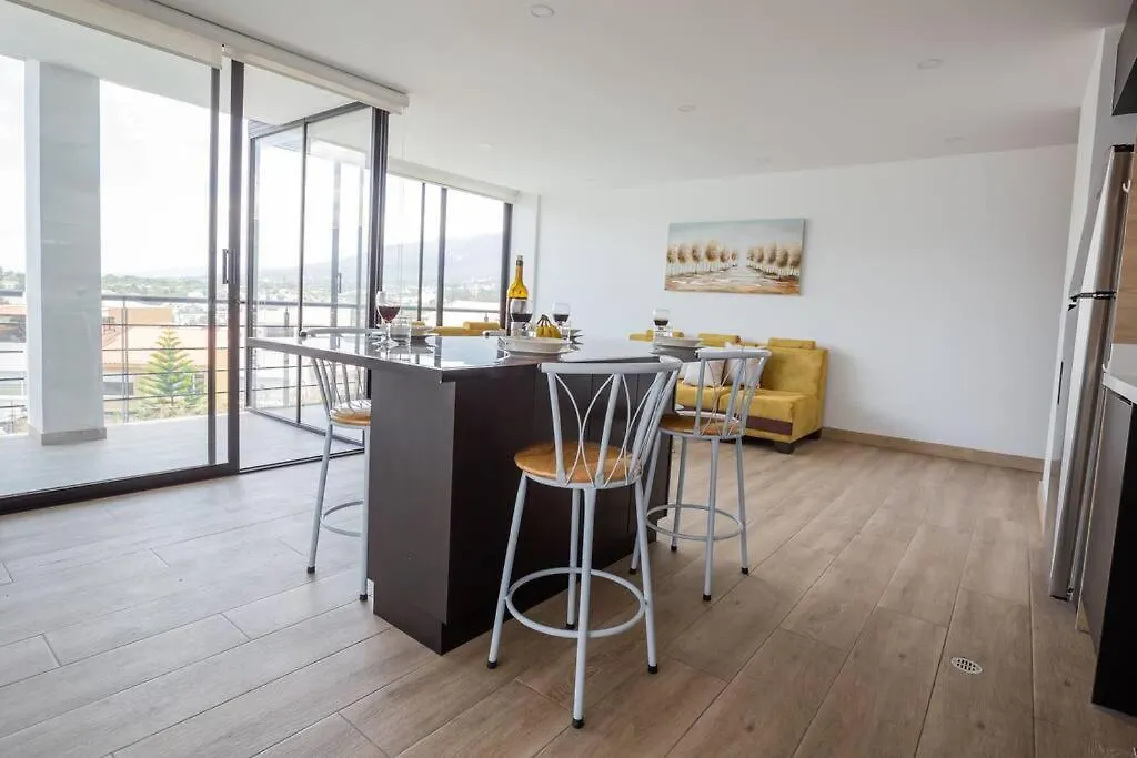 Alba Spacious Apartment キト エクアドル