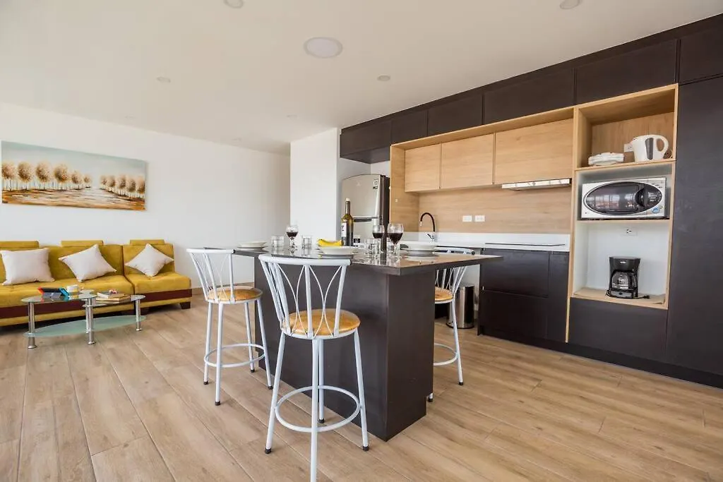 Alba Spacious Apartment キト 0*,